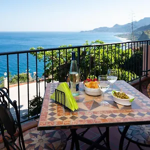 Appartamento Casa Belvedere Riviera Taormina, SantʼAlessio Siculo